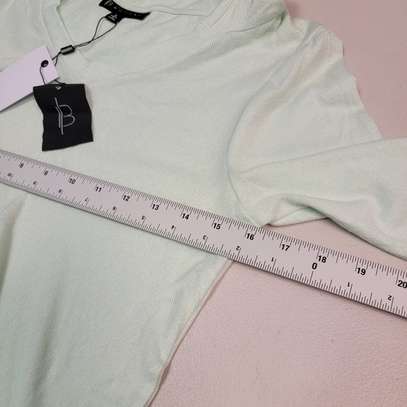 Bobeau Women's Light Green Long Sleeve V Neck Top Size S - Picture 3 of 6